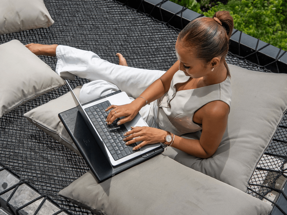 Alpha Charge: The 4-In-1 Laptop Sleeve