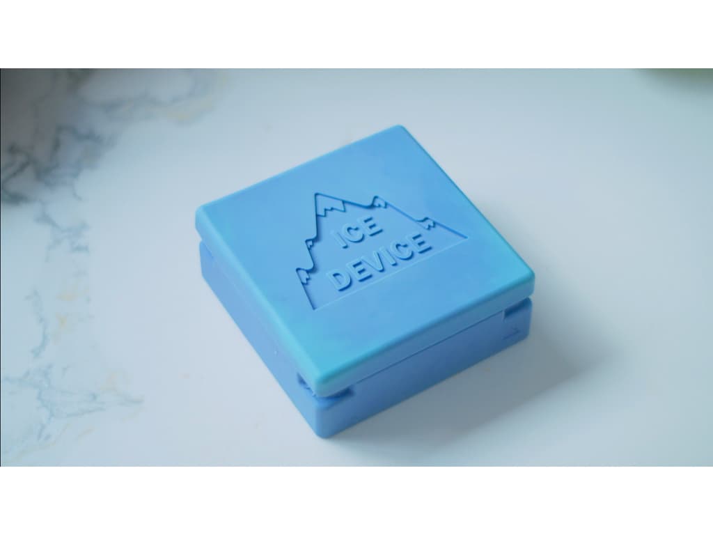THE SEALING, STACKING, ANY-WHICH-WAY TRAY: ICE DEVICE