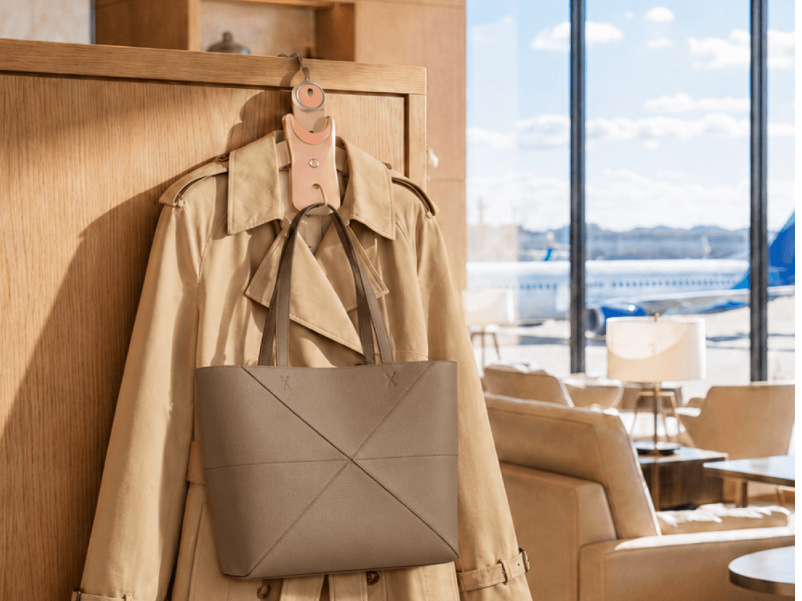 Winger™: Holds your bag. And your jacket. Anywhere.