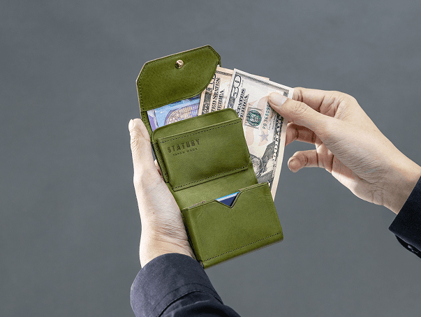 Il Modo Mini: The Sleek Wallet Redefined