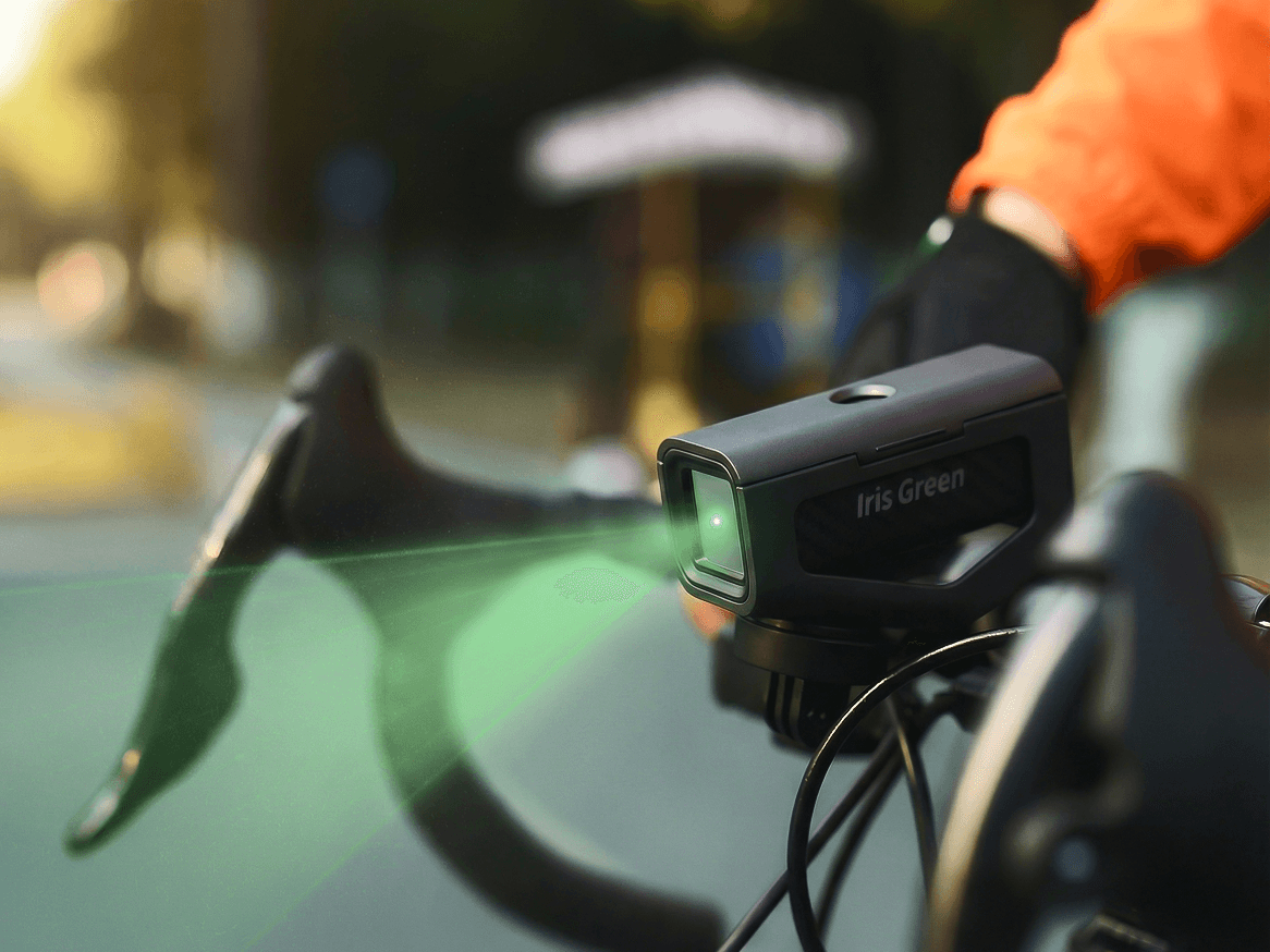 IRIS GREEN: Safety-First HUD for Cyclists 