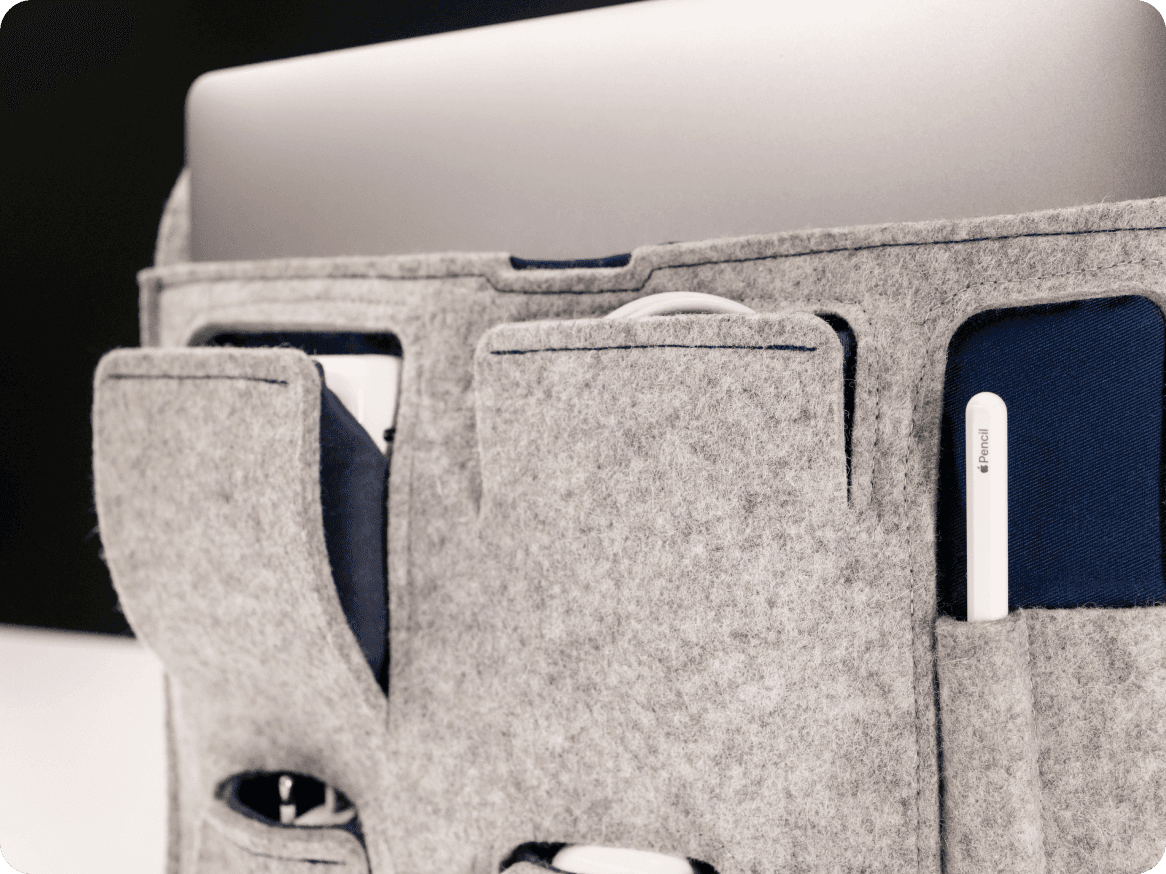 Wooly One: The Laptop Bag That Fits