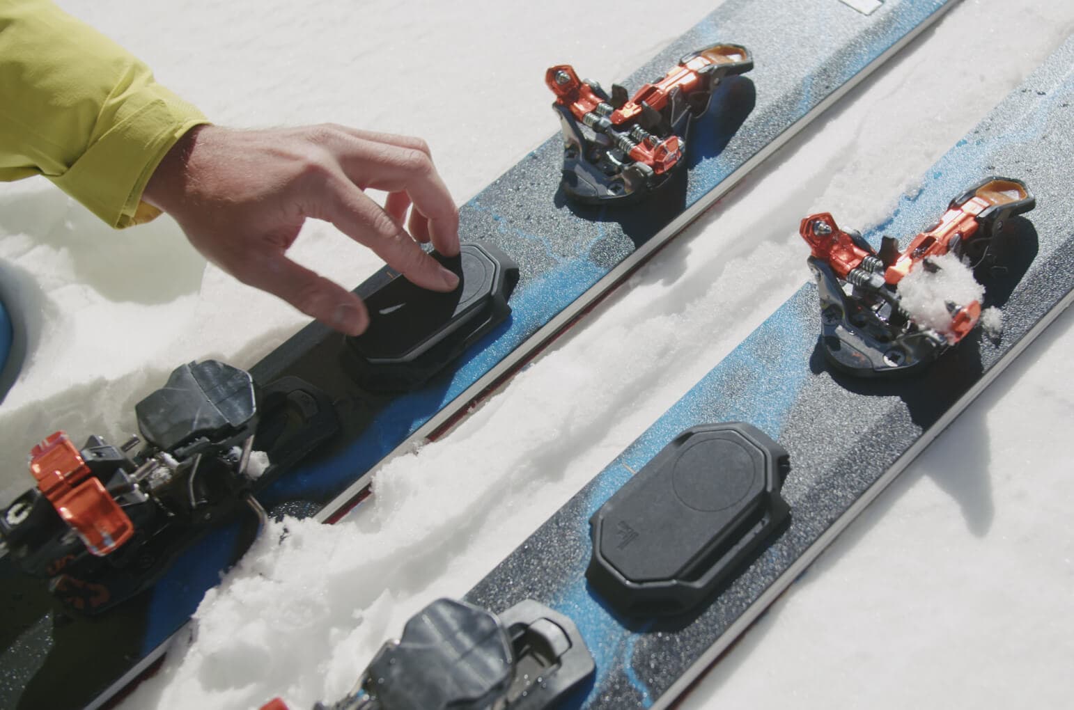 SkiFi: The Smartest Device For Free-Skiers