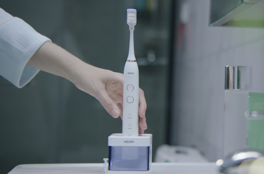 World’s 1st 3-side Wrap-around Electric Toothbrush