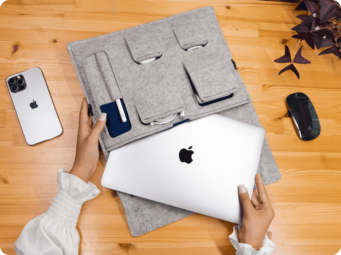 Wooly One: The Laptop Bag That Fits