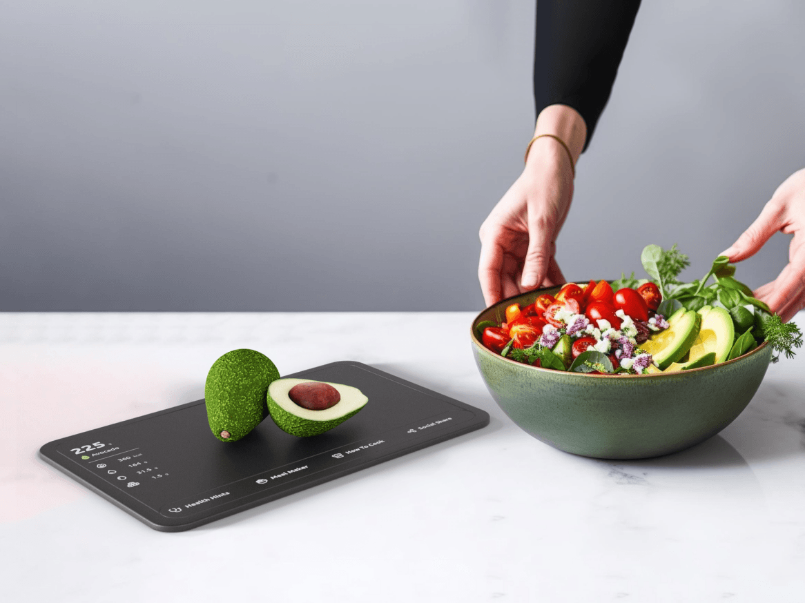 KIM: Smart Culinary Board for Effortless Cooking
