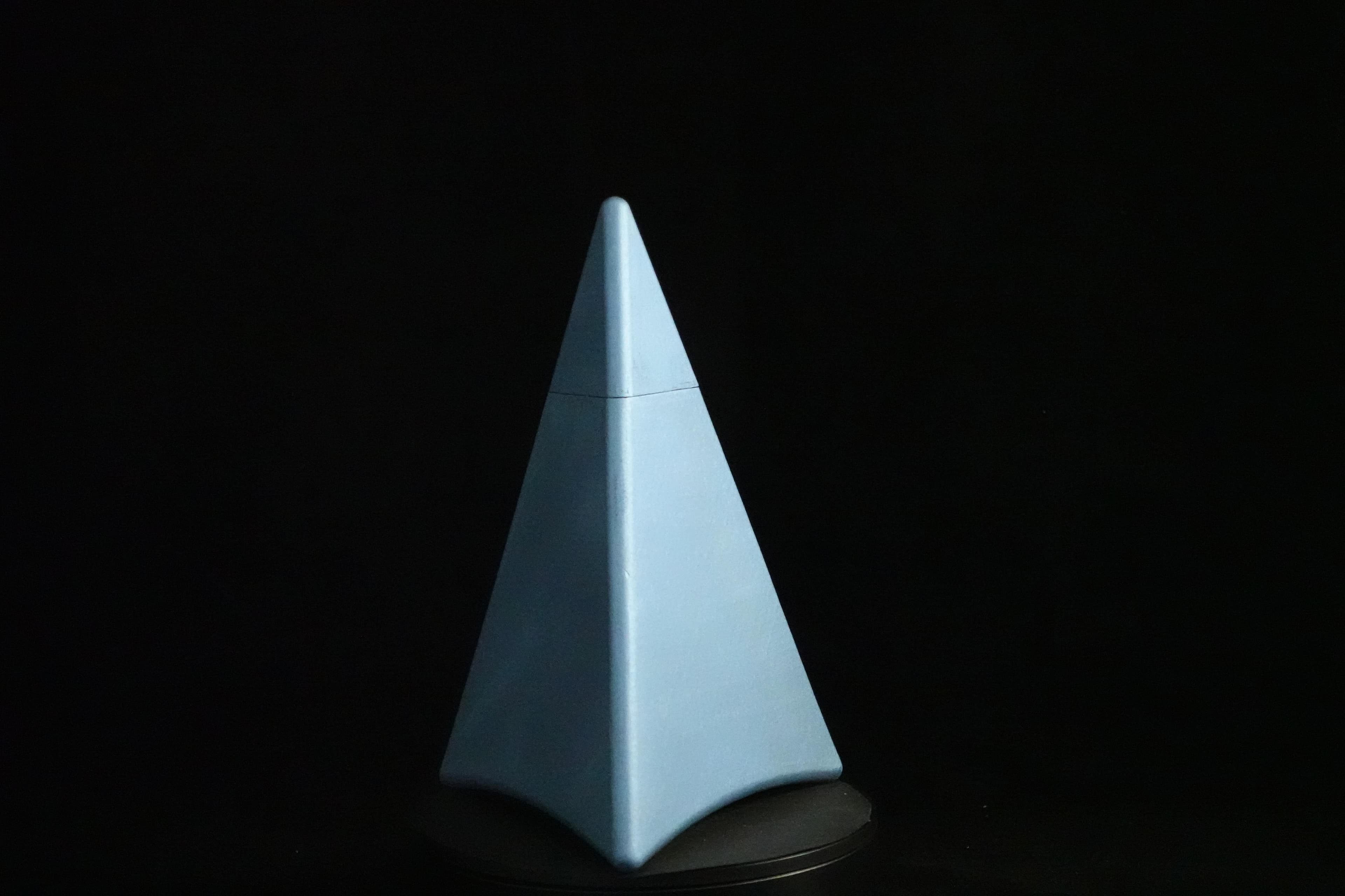 A Lasting Tribute: 3D Printing Titanium Anodizing Customized Pet Urn