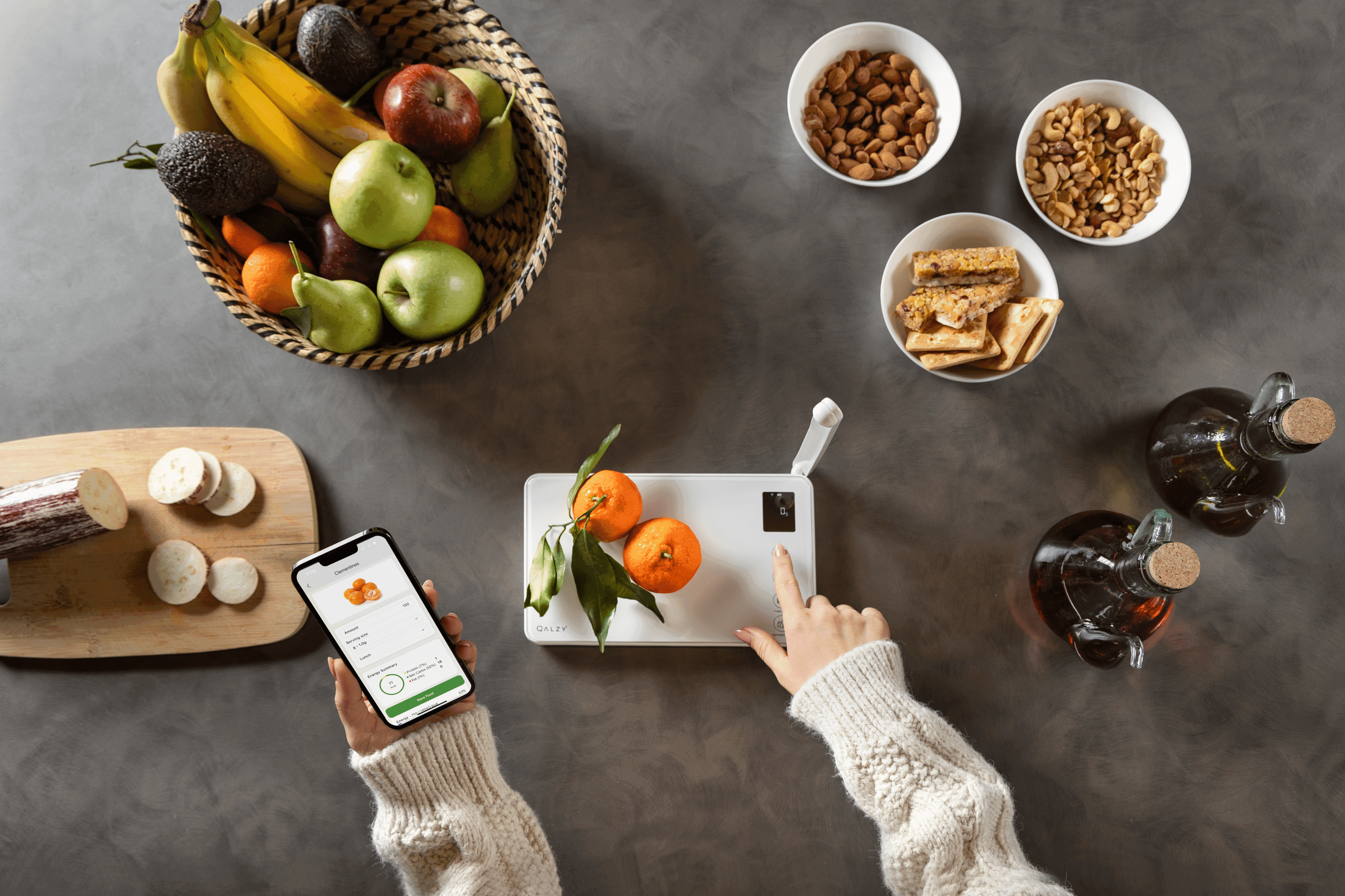 Qalzy: World’s First AI Calorie Tracking Scale