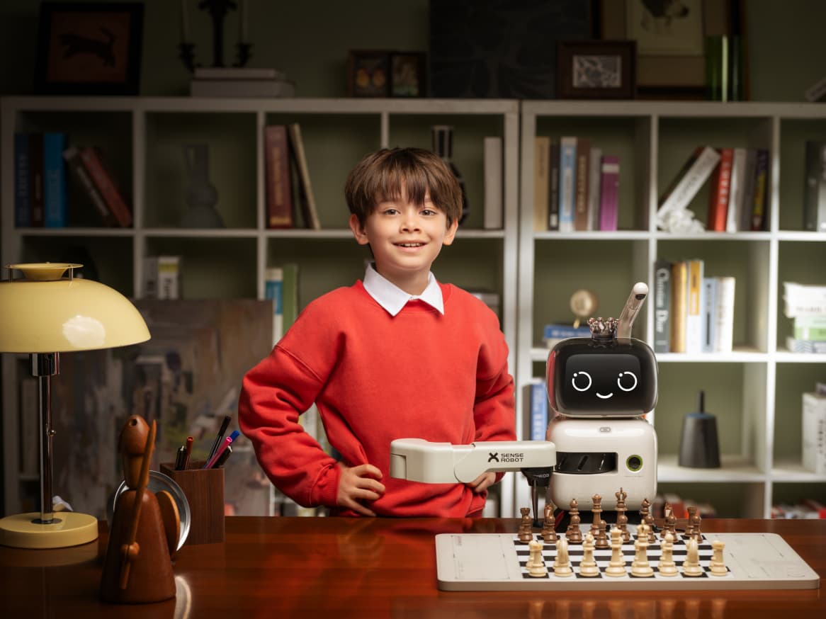 SenseRobot: AI-Powered Smart Chess Coach and Companion
