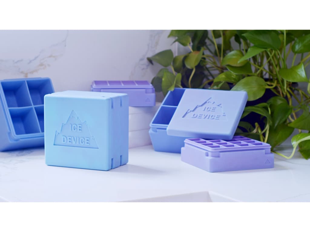 THE SEALING, STACKING, ANY-WHICH-WAY TRAY: ICE DEVICE