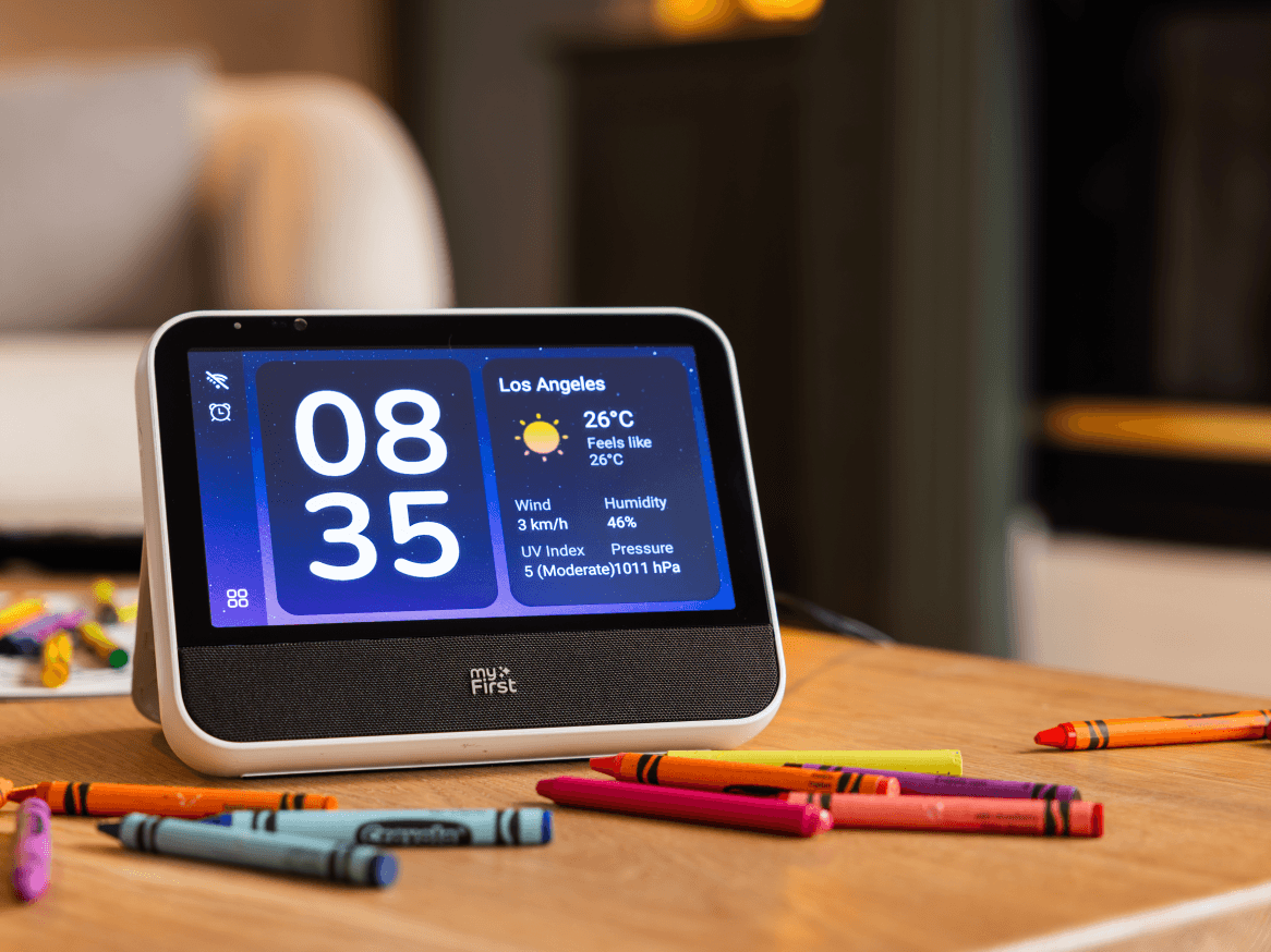 Clario: The Digital Frame for Family Moments