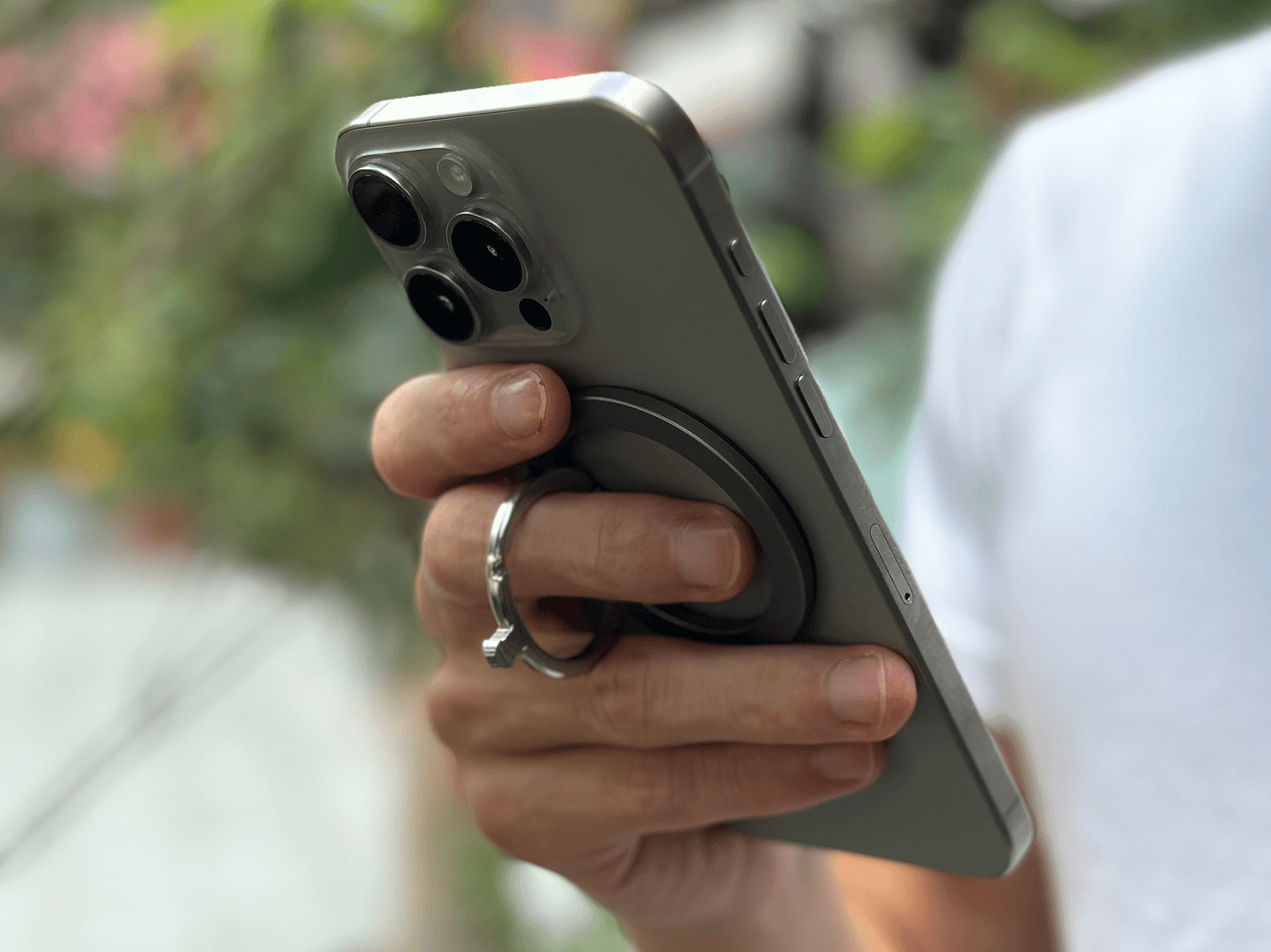 Oclick:Create your own phone accessories in a snap