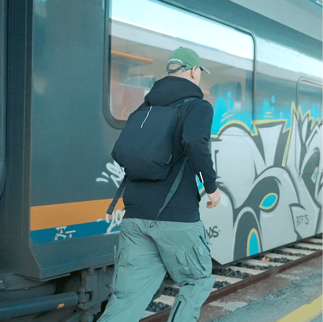 Travel Freedom: Wear it, Hang it, Carry it!