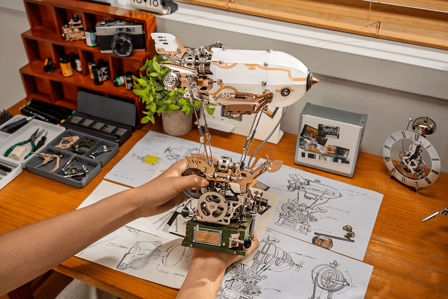 StoryGears—A kinetic memory machine you build by hand