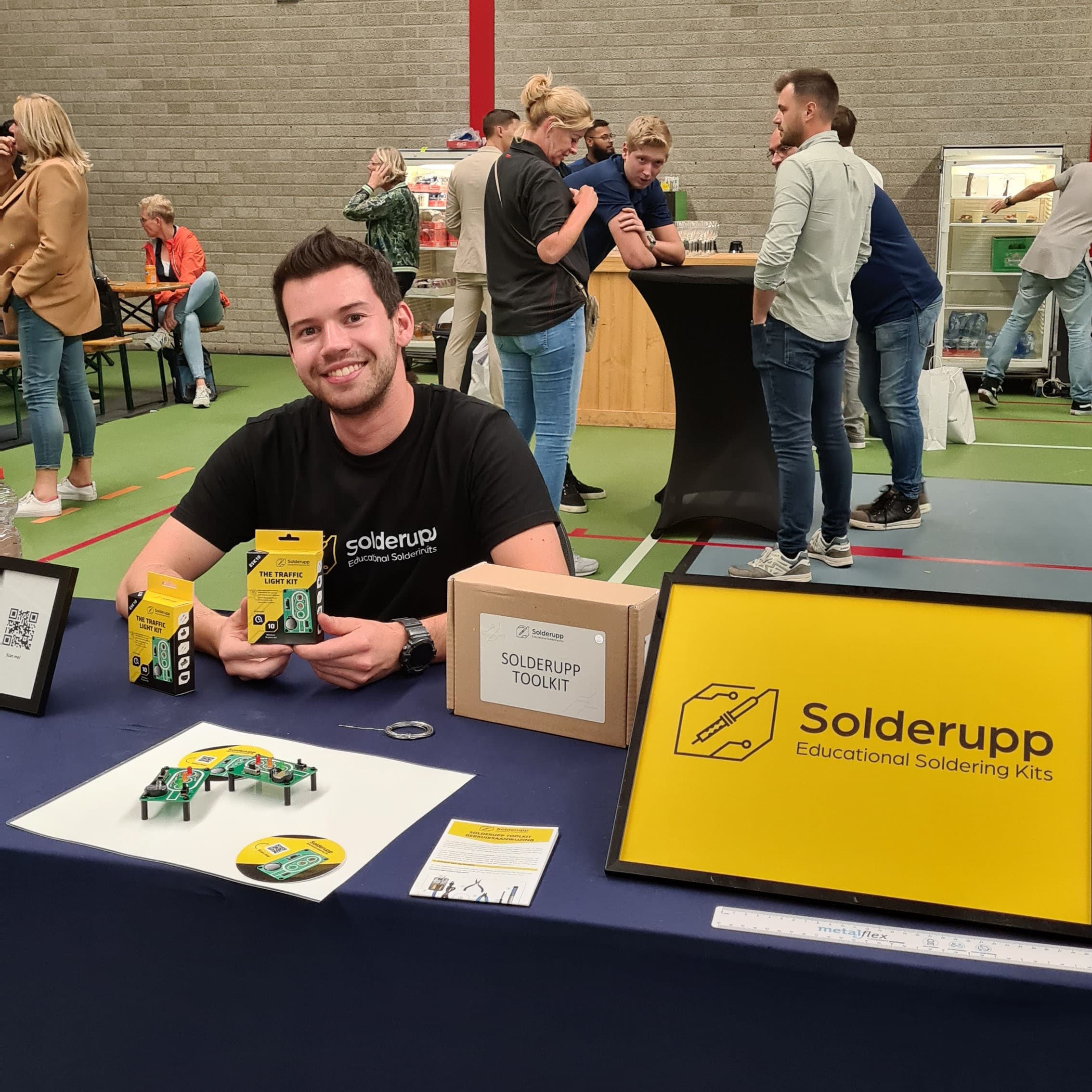 Solderupp combines electronics with art