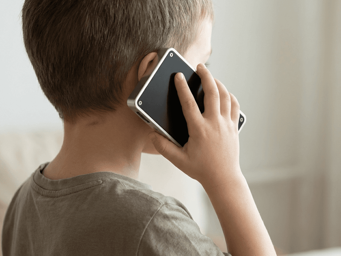 LOUP: The Safest Screen-Free Phone Your Kid Will Love