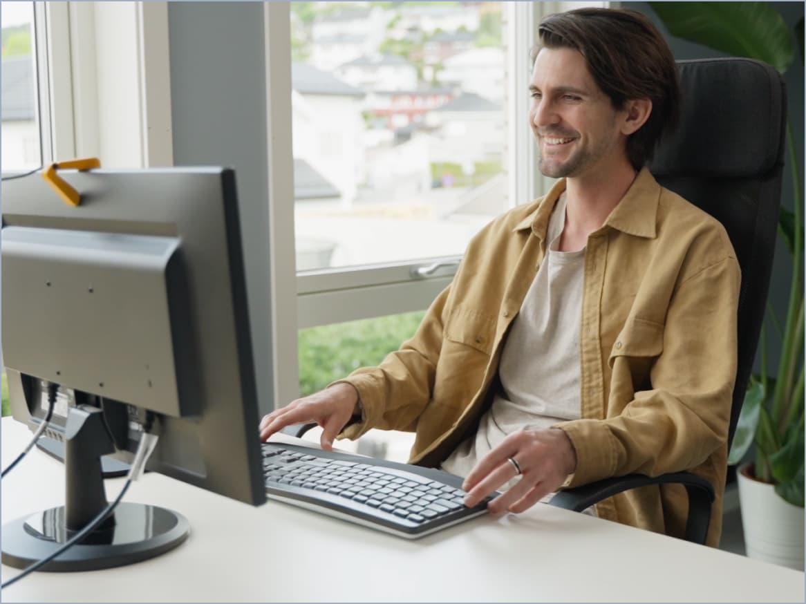 Mirucam: The Webcam that Connects