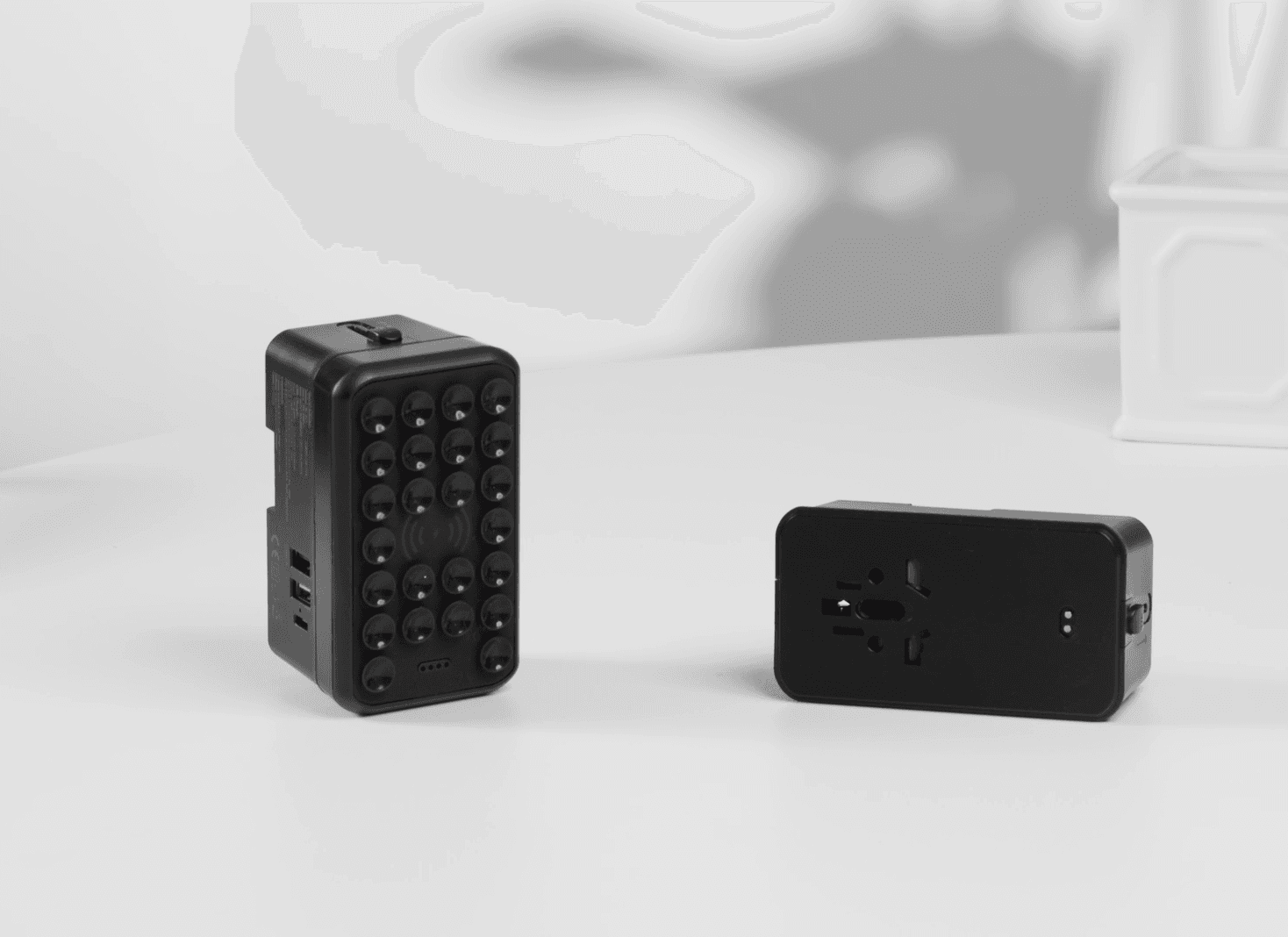 OctoPass : Sleek & Compact Charger