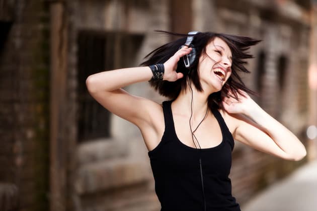 BECAUSE MUSIC MAKES YOU DO YOUR BEST!