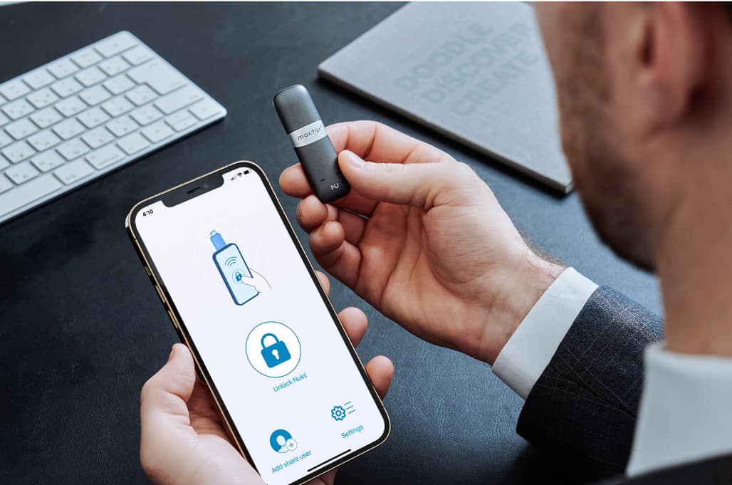 Nukii: Smart Auto-Locking Flash Drive