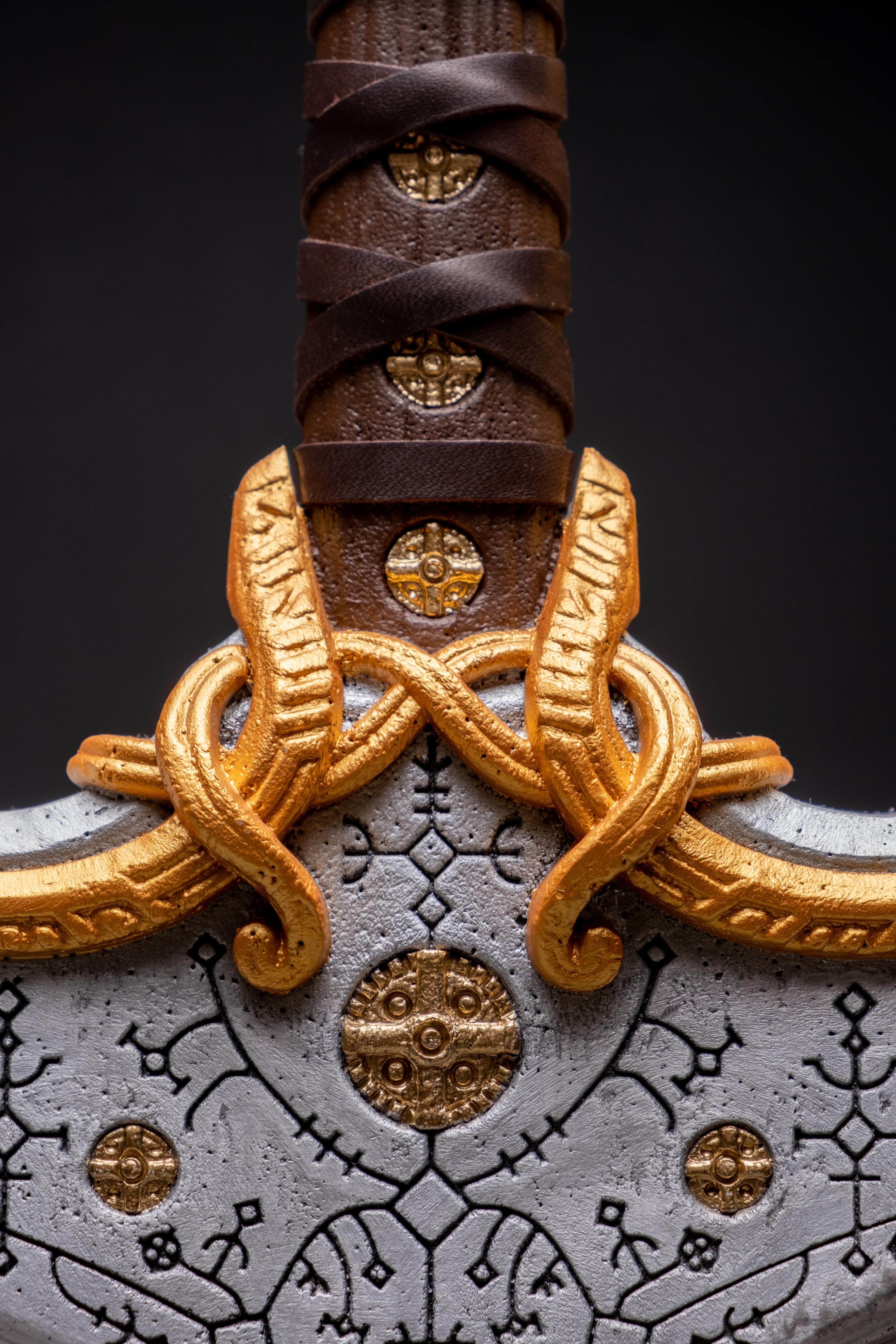 Experience God of War: Ragnarok with This Hammer